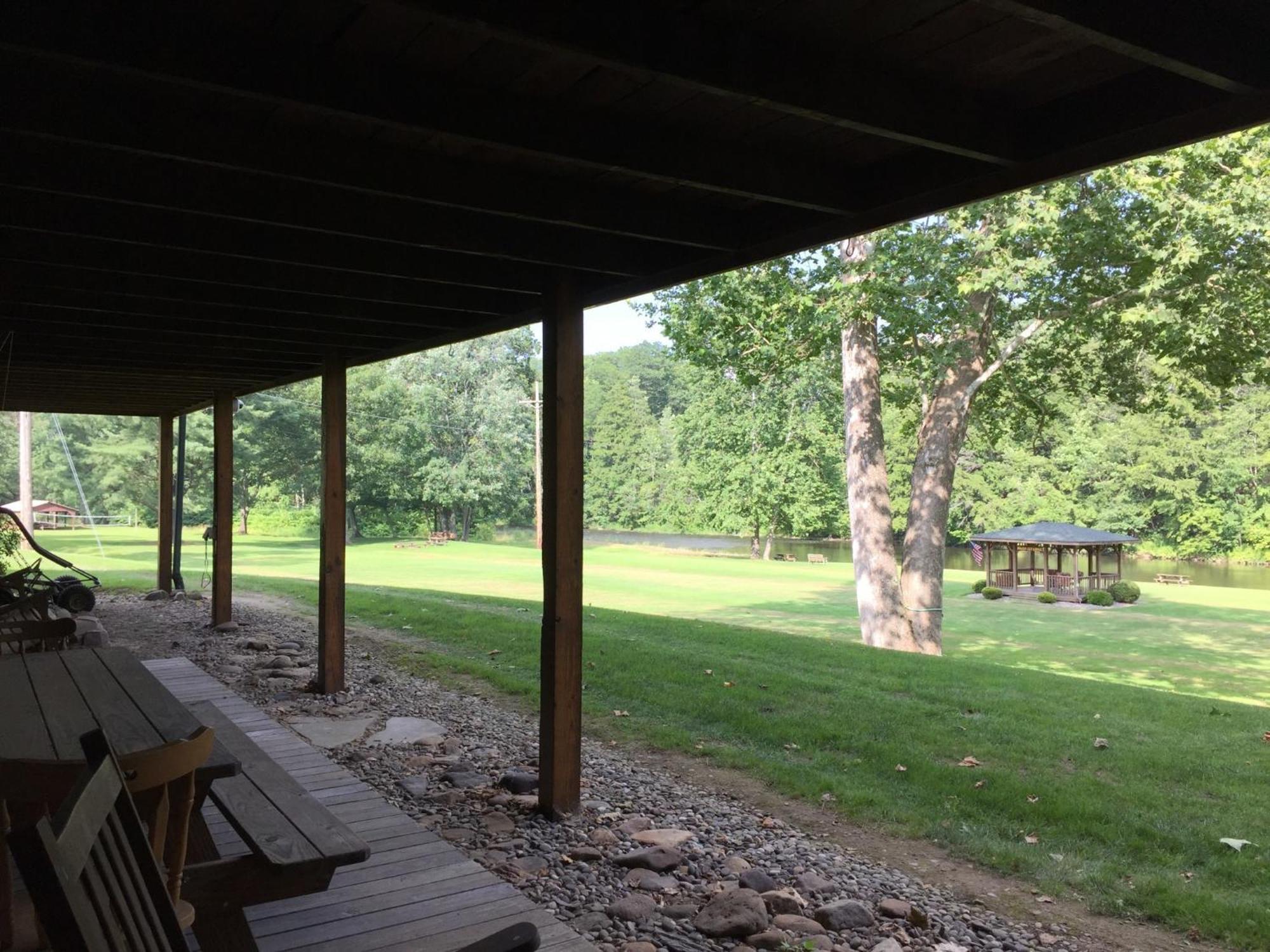 Rough Cut Lodge Gaines Rum bild